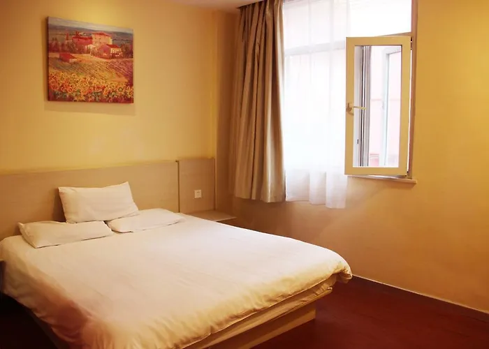 Hanting Hotel Shanghai Daning Lingshi Park